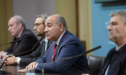 Manzur tras los anuncios: «Buscamos desterrar para siempre la timba financiera»