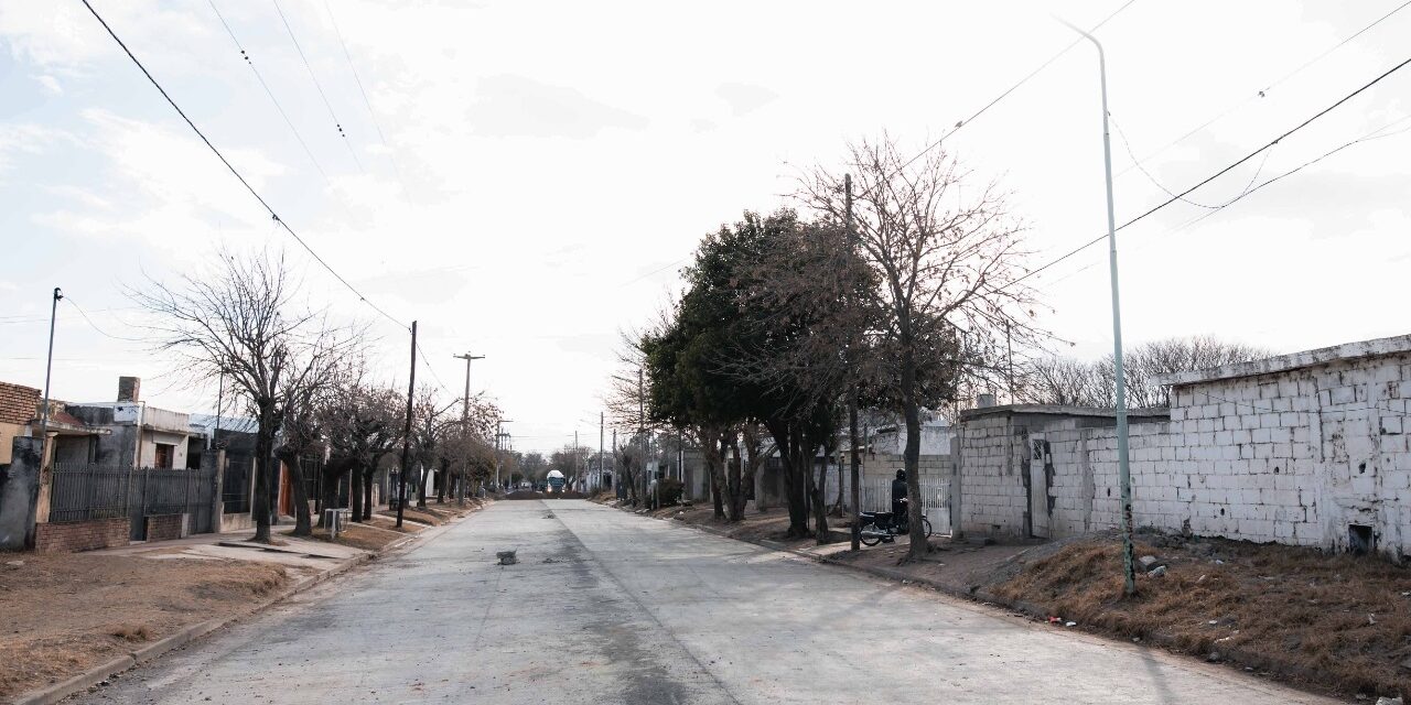 Río Cuarto: Continúan las obras de pavimentación en calle Yapeyú