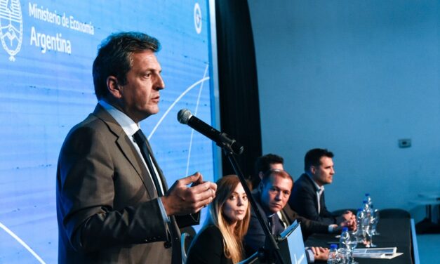 Massa: «Vinimos a sumarnos con trabajo a la revolución del desarrollo de Vaca Muerta»