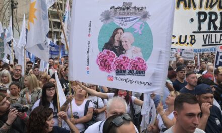 Se realizaron movilizaciones en todo el país en apoyo a la Vicepresidenta
