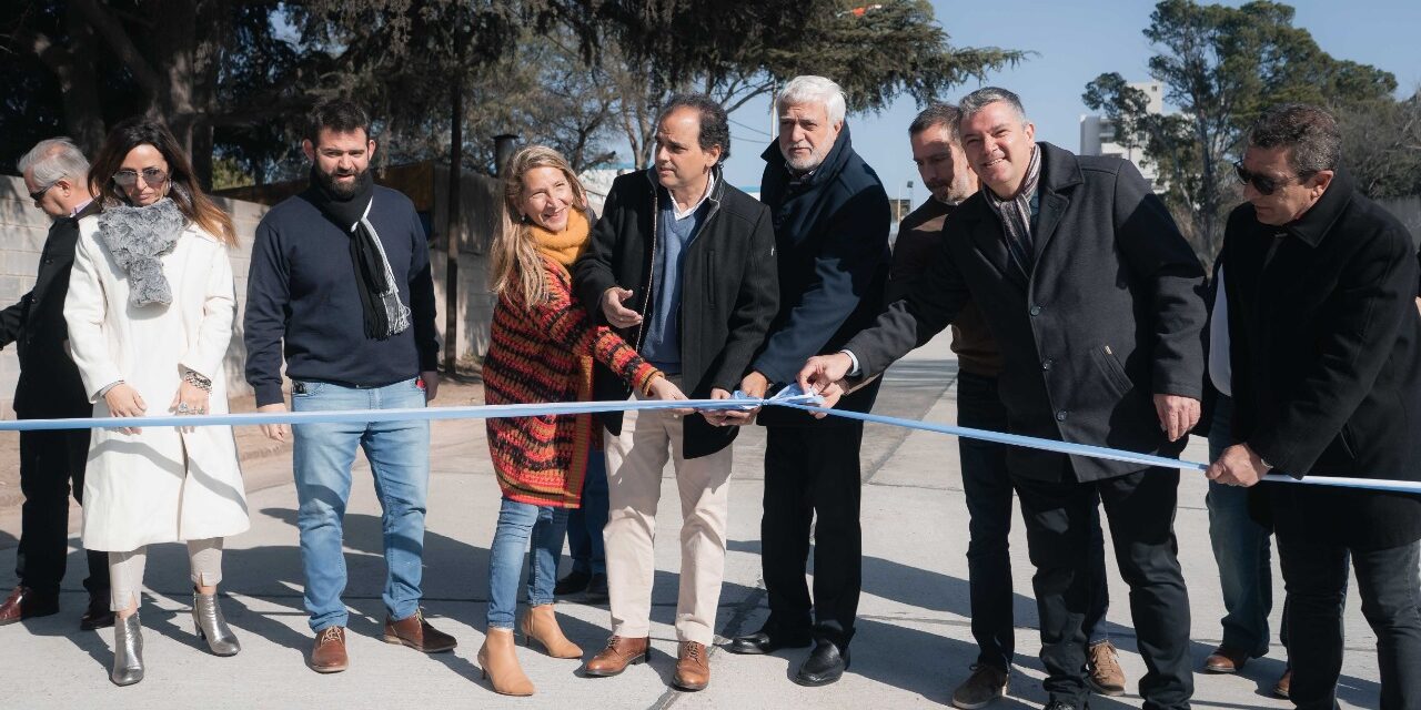 Río Cuarto: se inauguró la obra de pavimentación de la calle Piedras Blancas