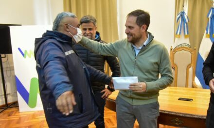 Villa María: Gill entregó un millón de pesos a instituciones deportivas