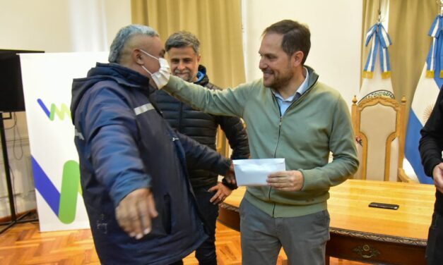 Villa María: Gill entregó un millón de pesos a instituciones deportivas
