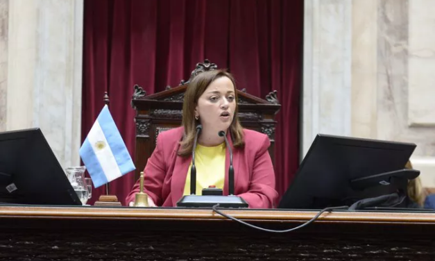 Moreau es la presidenta de Diputados, primera mujer en ocupar el cargo