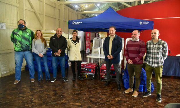 Villa María: El municipio incorporó mobiliario y generadores para el fortalecer las ferias locales