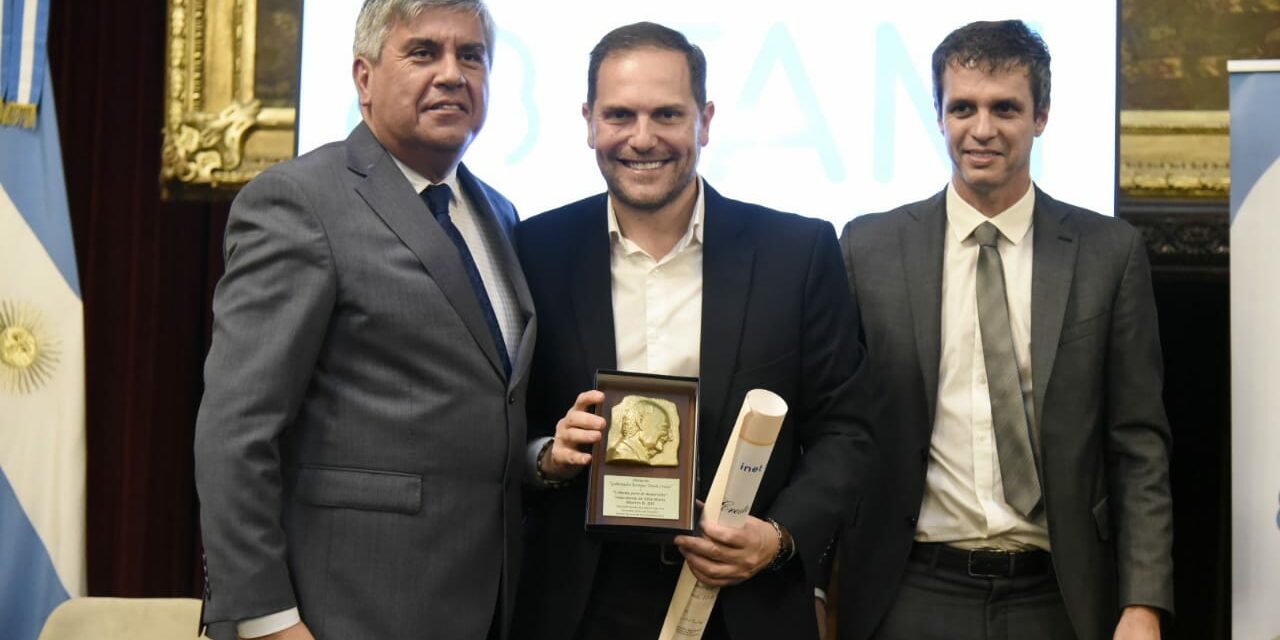 Villa María recibió la Distinción Gobernador Enrique Tomás Cresto por sus políticas de saneamiento y sostenibilidad