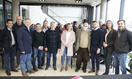 Martín Llaryora visitó General Deheza y se reunió con la Cámara del Maní