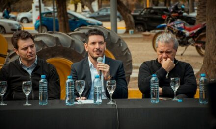 Río Tercero: Busso entregó aportes y maquinarias al Consorcio de Gestión Integrada Tegua-Chazón