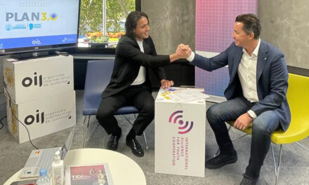 Manuel Calvo firmó un acuerdo de cooperación con el Organismo Internacional de Juventud