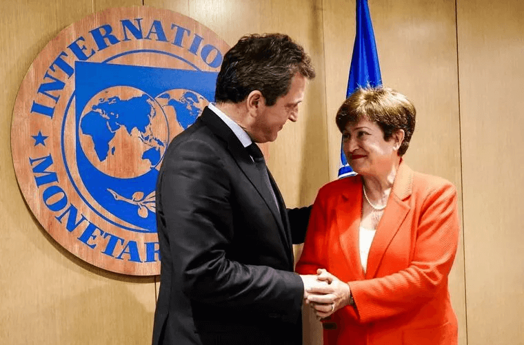 Georgieva felicitó a Massa por «los fuertes pasos que ha tomado»