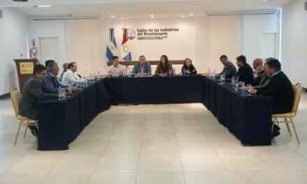 La Provincia entregó $37 millones para obras en parques industriales
