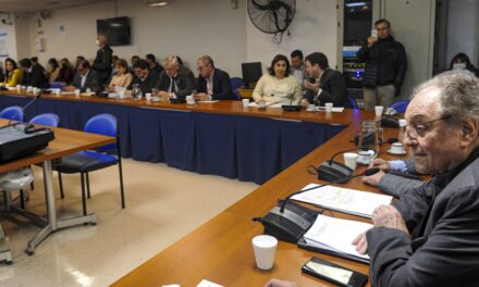 Ministros y secretarios reanudan la discusión del Presupuesto 2023