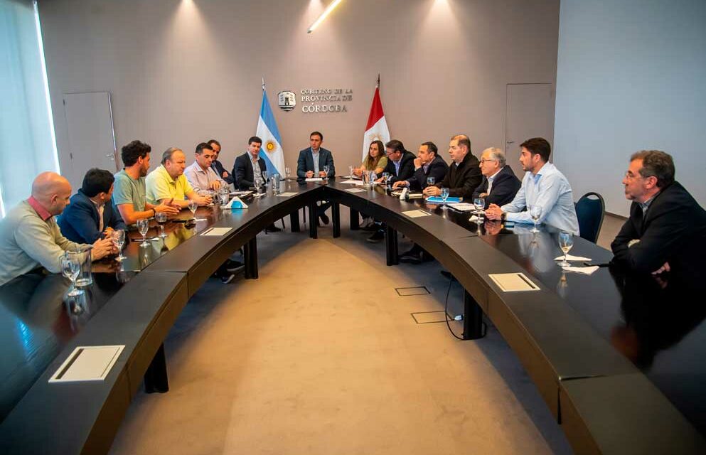 Mesa Provincia – Municipios: López presidió encuentro con titulares de bloques
