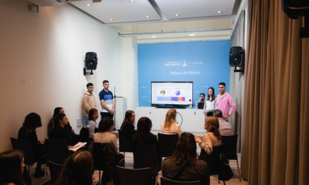 Estudiantes de Cs. económicas presentaron un trabajo de investigación sobre el Presupuesto Participativo