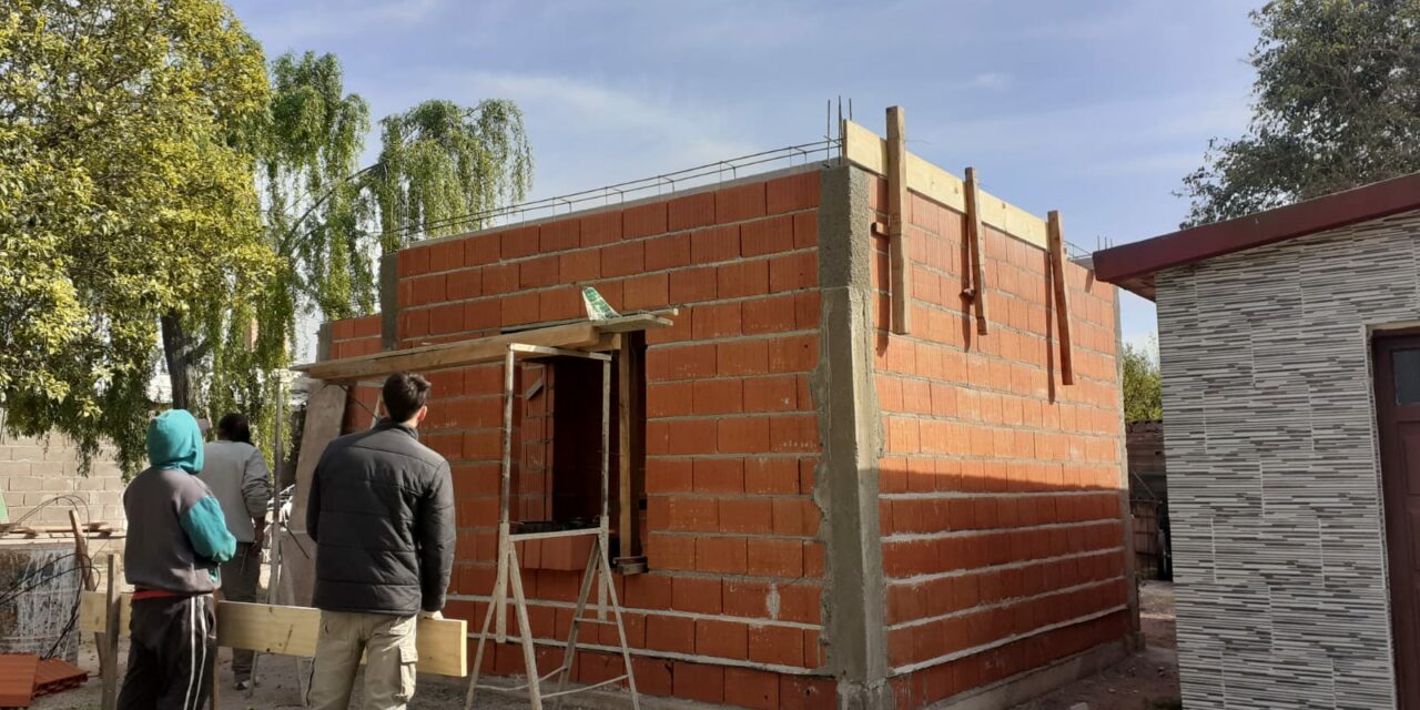 Charras: avanza la construcción de cinco Viviendas Semilla