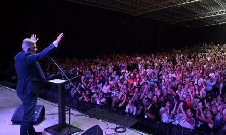 Martín Llaryora encabezó multitudinario acto con vecinalistas