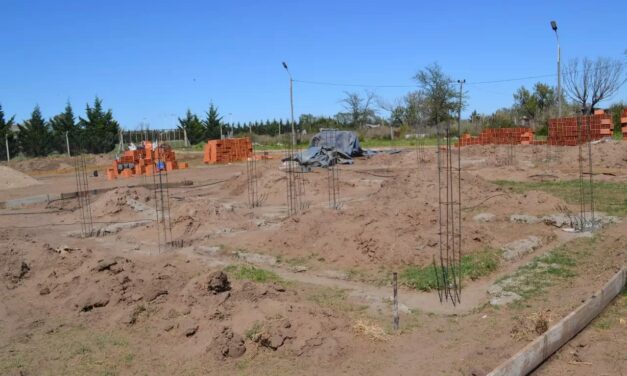 La Cautiva: comenzó la construcción de siete Viviendas Semilla