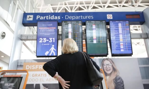 Ya rige el dólar tarjeta para turistas del exterior que lleguen a Argentina