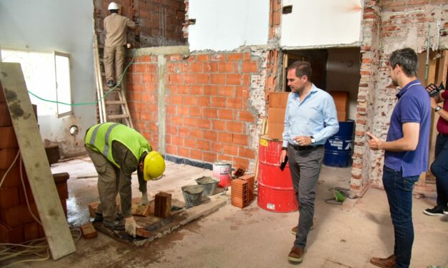 Gill supervisó los avances de la obra de refuncionalización y ampliación del jardín municipal Bichito de Luz