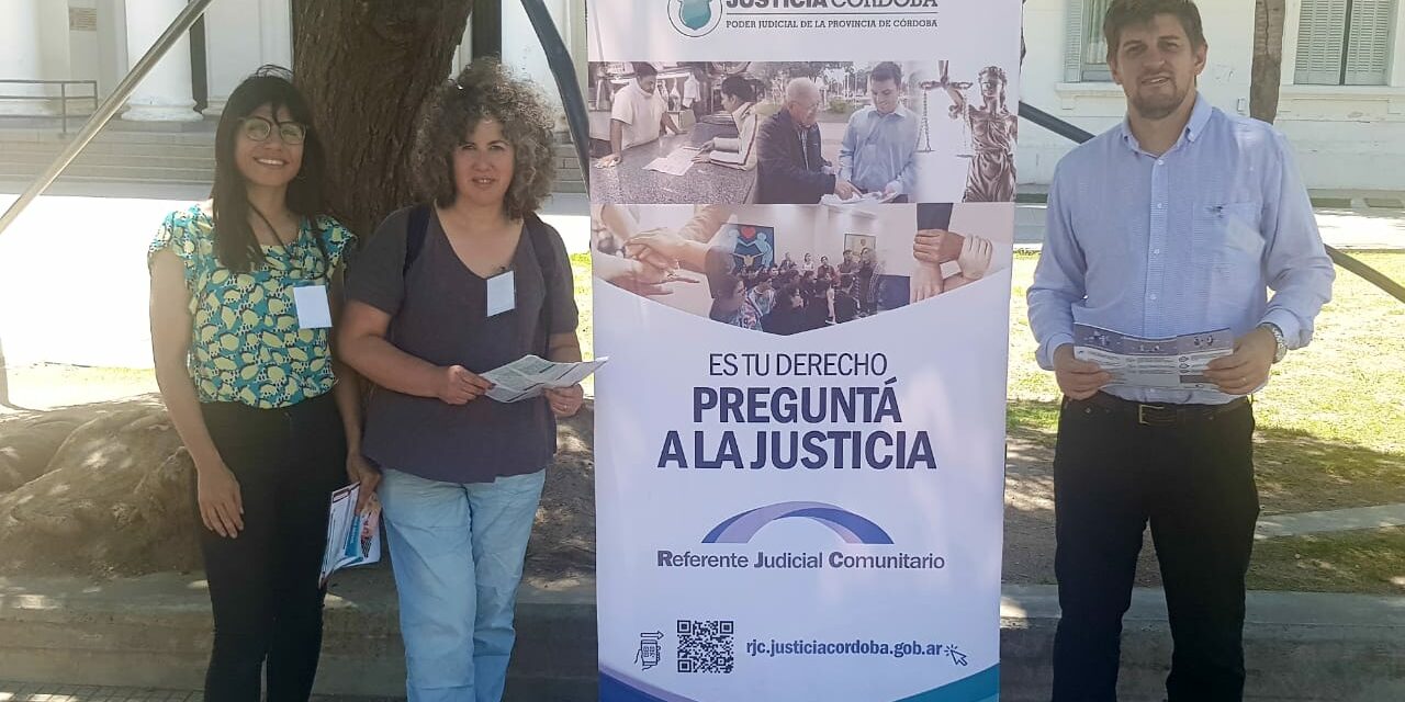 Referentes judiciales comunitarios brindan información en la vía pública