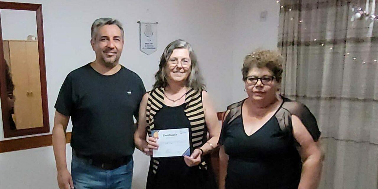 Se realizó la entrega de certificados de talleres de la vecinal Santini en Coronel Moldes