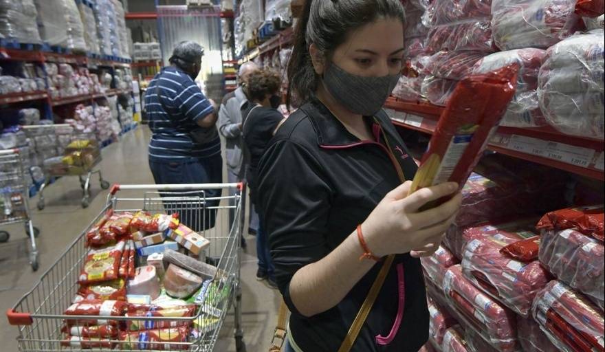 Una familia necesitó ingresos por $145.948 en noviembre para no ser pobre