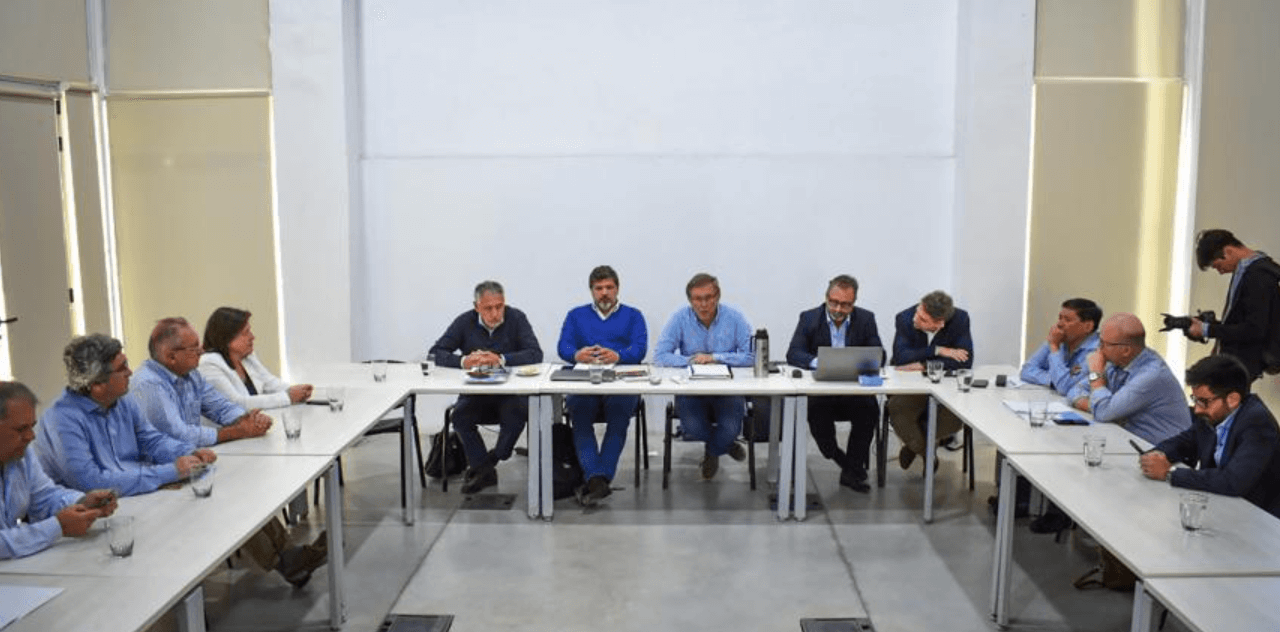 Bahillo evaluó medidas por la sequía con ministros provinciales y la Mesa de Enlace