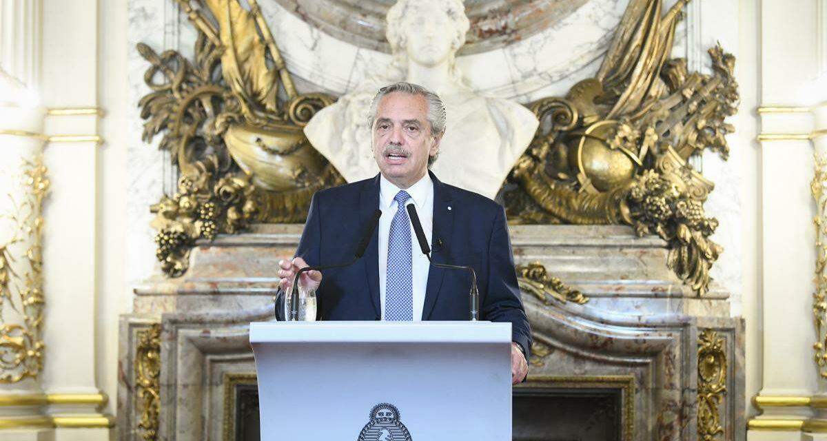 El Presidente instruyó para que se «investigue penalmente» el escándalo de los chats