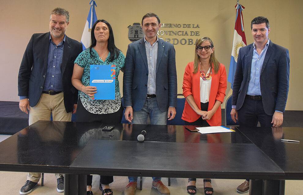 La Provincia entregó aportes a municipios y comunas para obras en salud