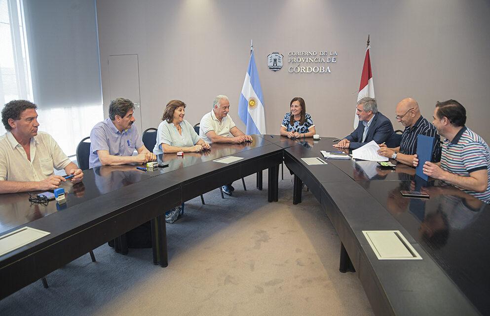 La Provincia acordó con Uepc aumentos salariales para cerrar la paritaria anual