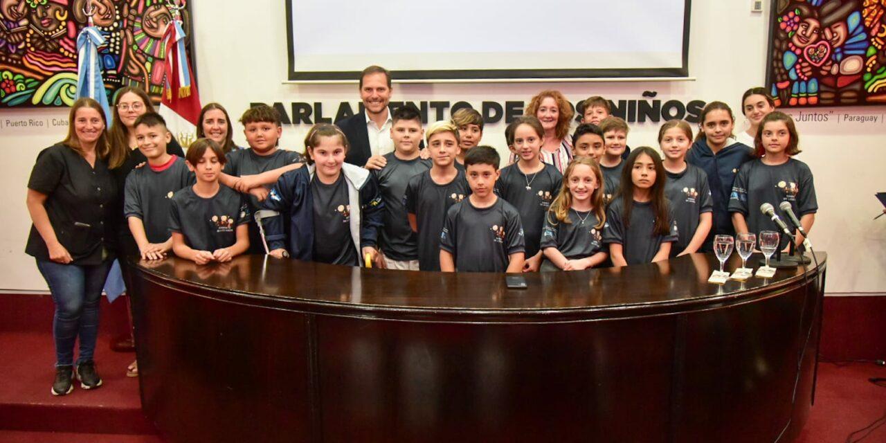 Villa María: Amadeo y Benjamín asumieron como intendente y vice de los Niños junto a todo su Gabinete