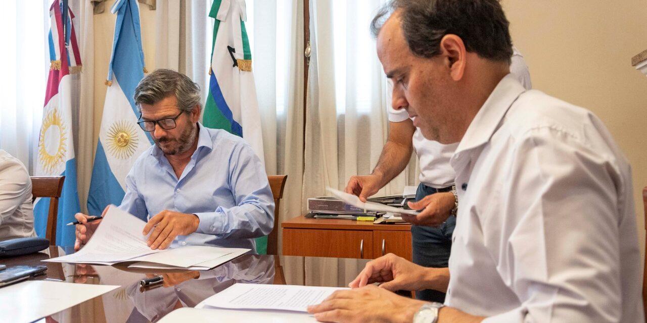 Río Cuarto: Llamosas firmó un convenio con Bio4 para que los autos municipales funcionen con bioetanol