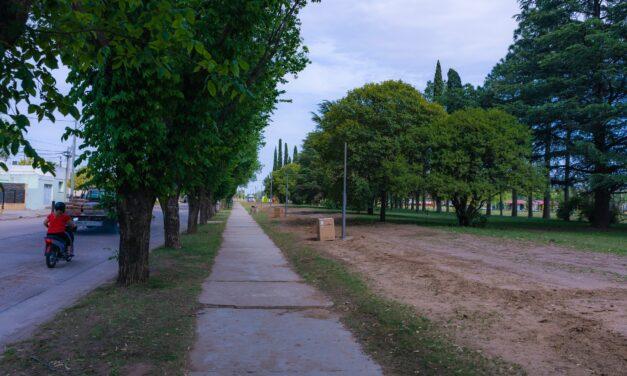 Adelia María: avanza el recambio de luminarias en el Paseo del Ferrocarril