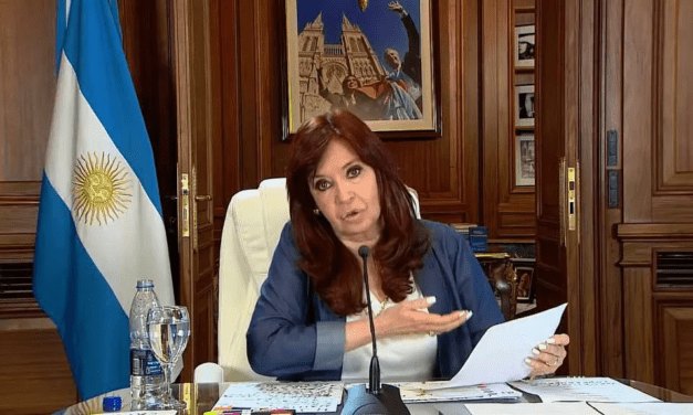 Cristina dijo que la condenó una «mafia judicial» y anunció que no será candidata en 2023