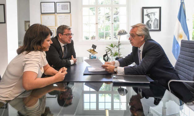 El Presidente entregó a Diputados el pedido de juicio político a la Corte