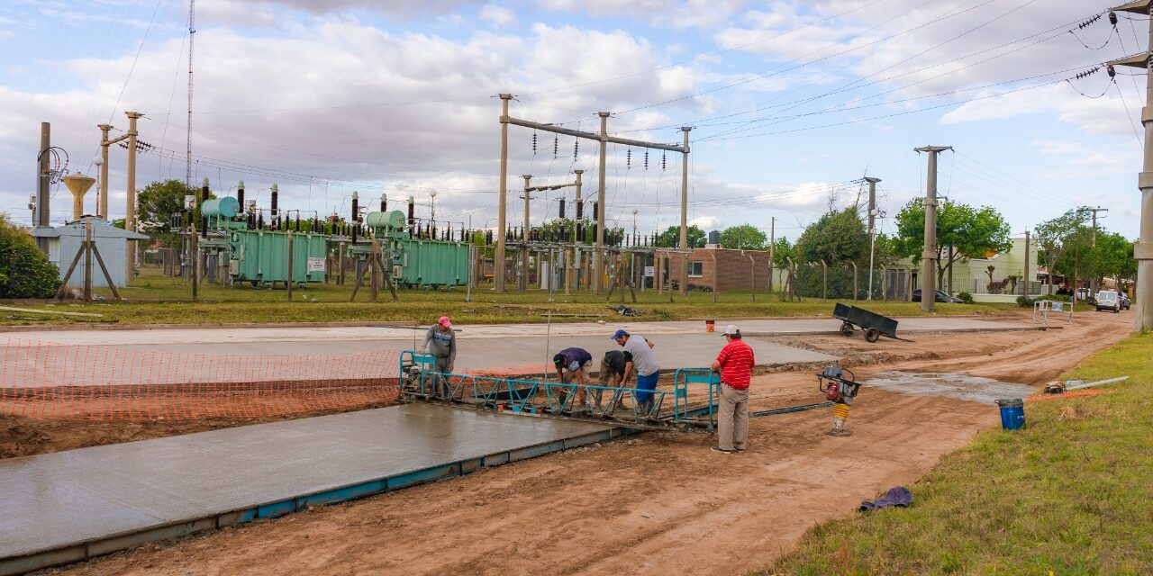 Adelia María: avanzan las obras de pavimentación
