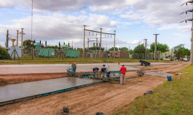 Adelia María: avanzan las obras de pavimentación