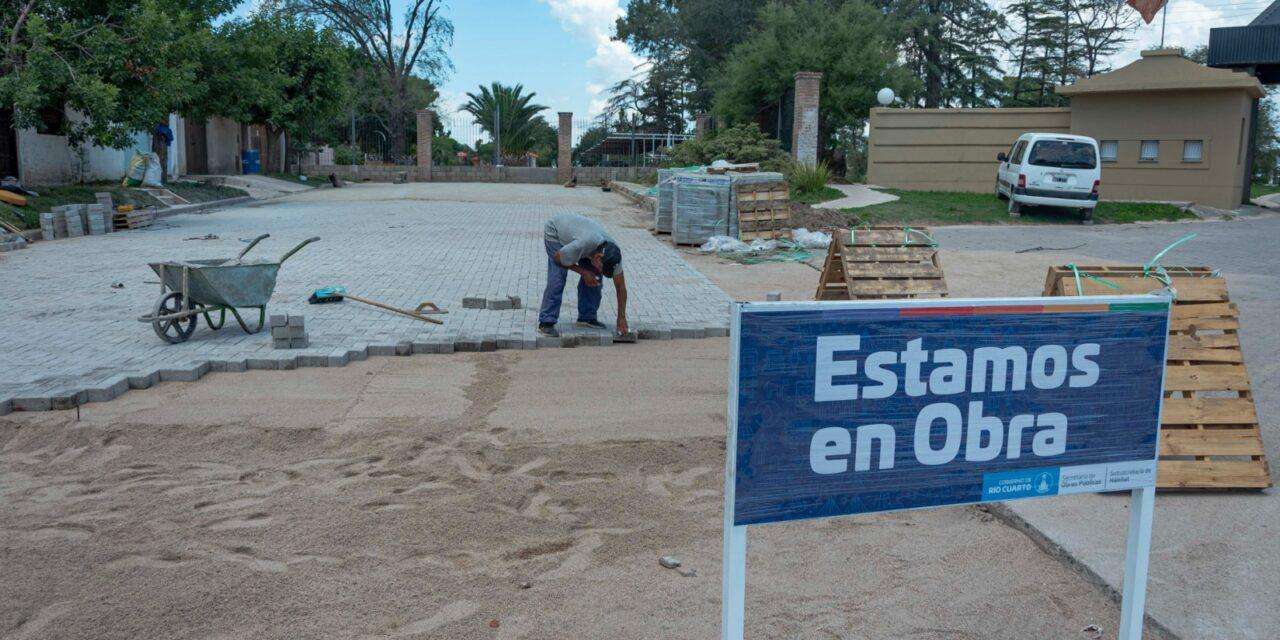 Río Cuarto: continúa el trabajo de adoquinado en conjunto con organizaciones sociales