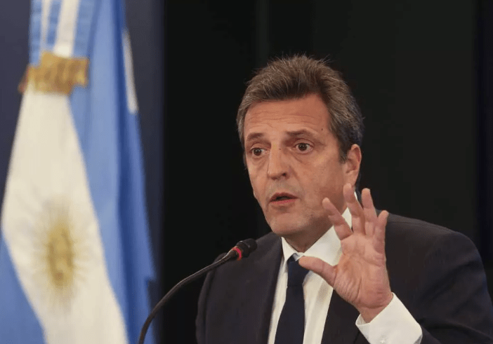 Massa anunció que readecuarán metas de programa del FMI este año