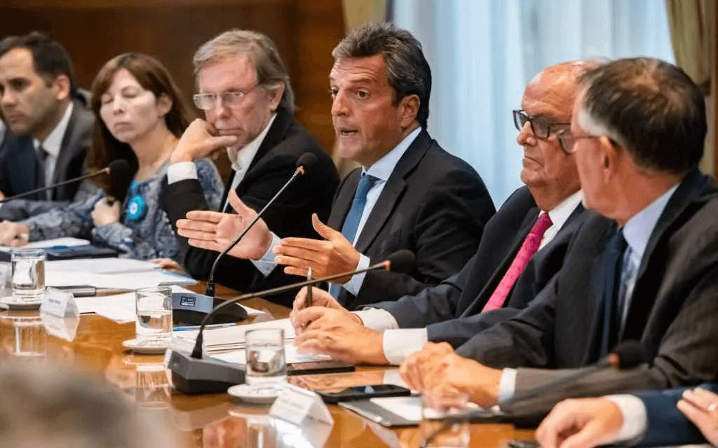 El Gobierno oficializó una redistribución de partidas del Presupuesto