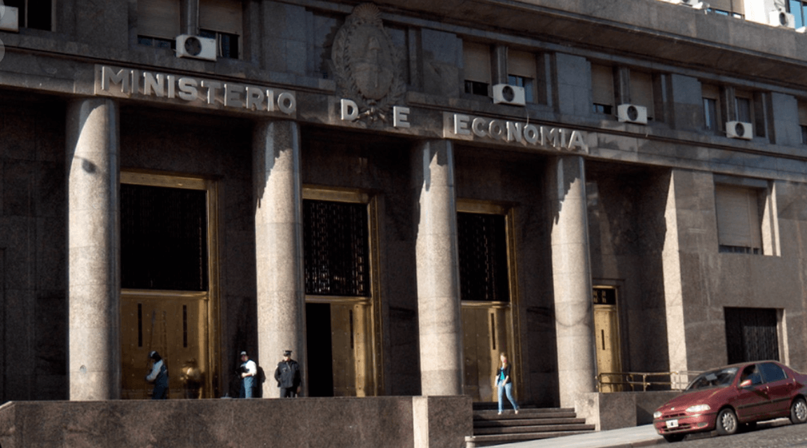 Economía consiguió $773.710 millones y logró financiamiento neto por casi $300.000 millones