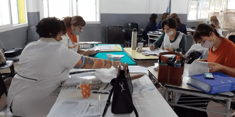 El Gobierno otorgó un aumento salarial del 33,5% a los docentes nacionales