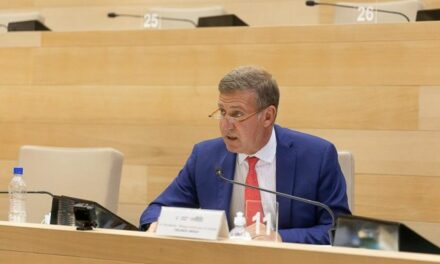 Arduh presentó en la Unicameral el proyecto de re-reelección para pueblos de menos de 10 mil habitantes