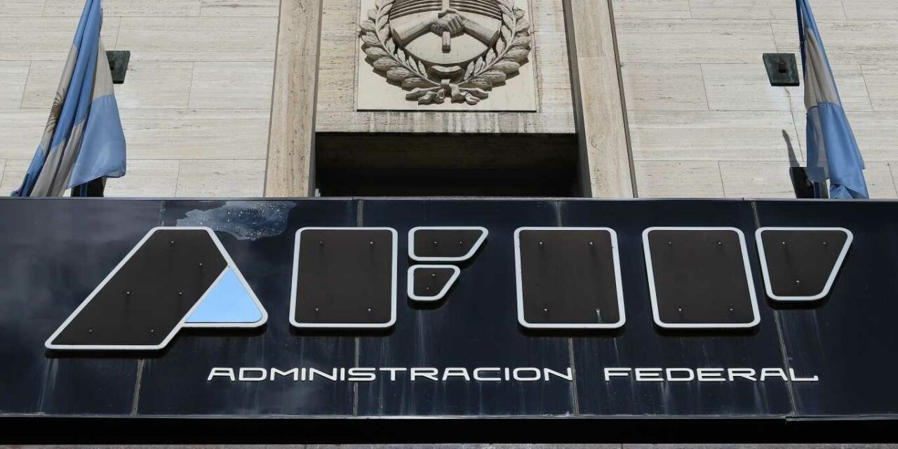 La recaudación tributaria alcanzó los $2,1 billones en febrero y aumentó 82,3% interanual