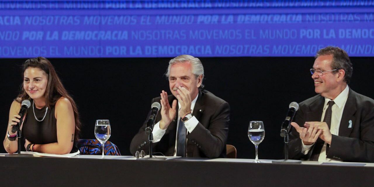 Fernández afirmó que el FdT ganará las elecciones y pidió que lo acompañen a «cambiar el mundo»