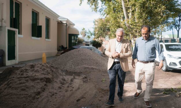 Río Cuarto: Llamosas recorrió la Maternidad por sus 100 años y recibió a la familia Kowalk