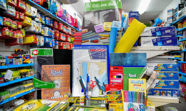 Según un informe del CECIS, la canasta escolar registró un nuevo aumento