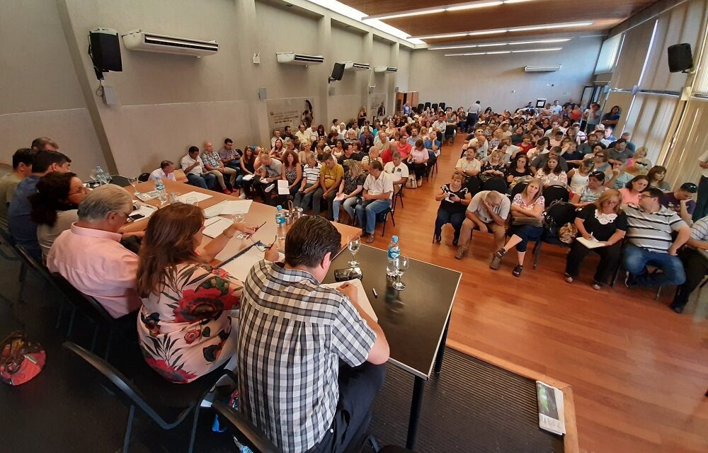 En asambleas, docentes analizan la propuesta salarial de la Provincia