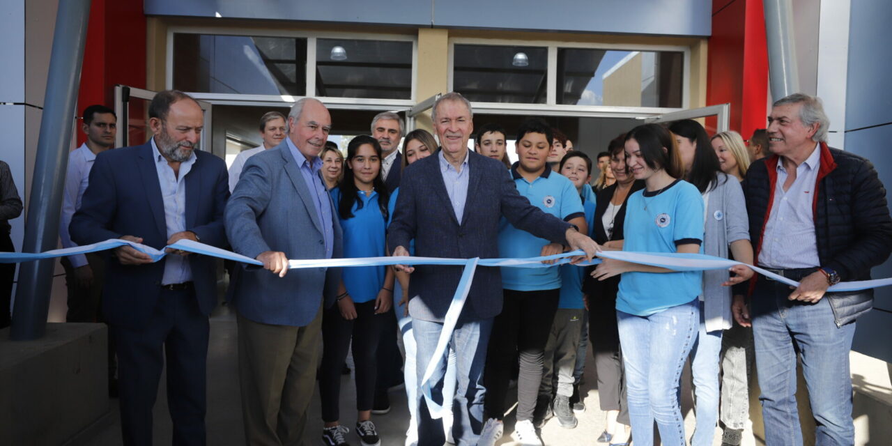 Schiaretti inauguró una escuela ProA en Marcos Juárez