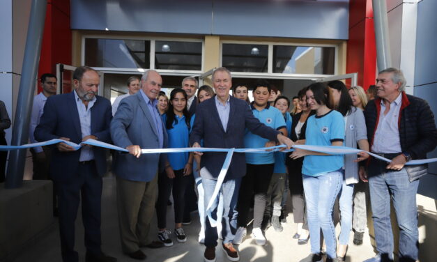 Schiaretti inauguró una escuela ProA en Marcos Juárez